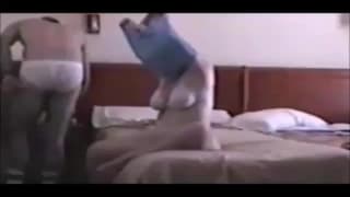 Dojrzały seks pary w hotelowym pokoju