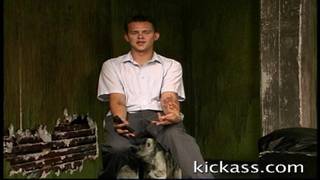 Holly Hollywood i dużo kutasów dla niej