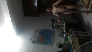 Chińska dziwka z butelką w owłosionej