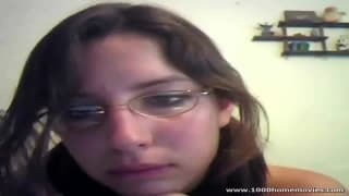 Sesja gorącej masturbacji młodej dziwki