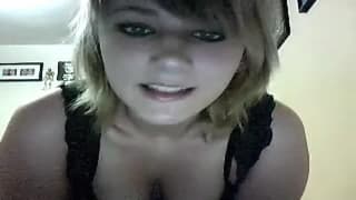 Bardzo chce nas podniecić przed kamerą