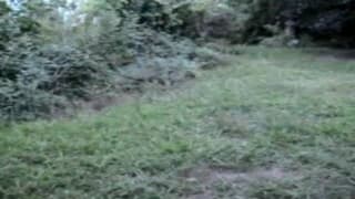 Pieszczoty solo na zielonej trawce!