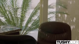 Adria Rae zerżnięta przez Micka Blue!