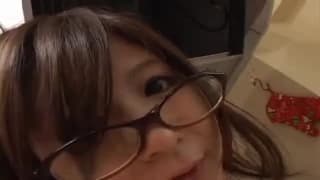 Ładna Azjatka ma bardzo gorącą pizdę!