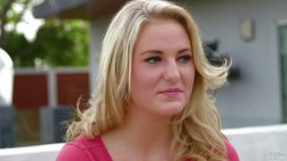 Payton Simmons ssie w seksi bieliźnie