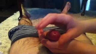 Zwali mężowi kutasa i da mu orgazm!