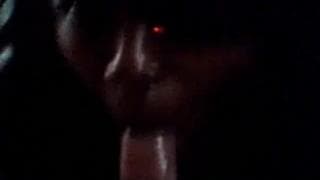 Piękna Murzynka wie, jak ssać chuja!