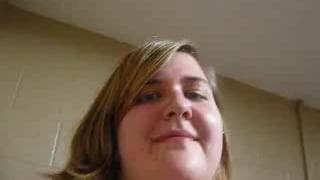 Gruba dziwka okaże swoją seksi stronę!