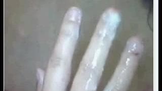 Wsadzi sobie w pizdę wszystkie palce