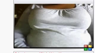 Gruba amatorka pokazuje nam swoje cycki