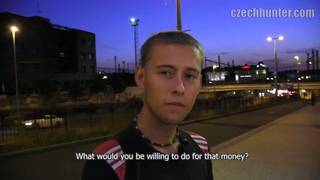 Młody gej oferuje ciało do rżnięcia!