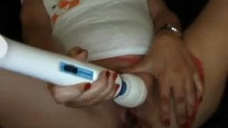 Wibrator i dildo tylko dla jednej pizdy