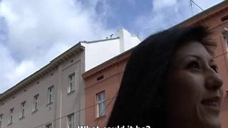 Dziwka z ulicy łatwo oddaje swoje ciało