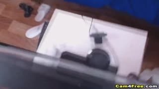 Cycata młoda dziwka zerżnie chłopaka