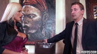 Dojrzała Sharon Pink ma wspaniałe cycki