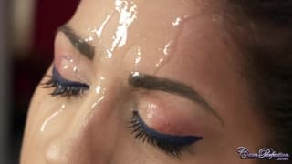 Julia De Lucia stworzona do ssania chuja