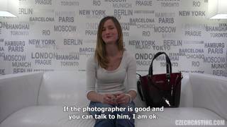 Urocza amatorka da wszystko na castingu