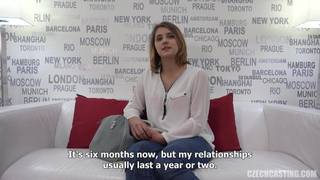 Młoda dziwka na castingu poczuje chuja