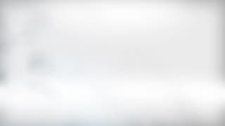 Stara kobieta z siwymi włosami masturbuje się solo