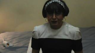 Bardzo gorąca Sandra rżnie się w dupę