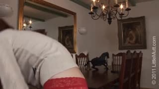 Elle znalazła miejsce do masturbacji