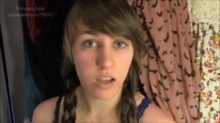 Gorąca dziwka obciąga chuja do wytrysku