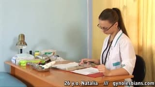 Lesbijki jebią się przypasaną zabawką Lesbijki jebią się przypasaną zabawką