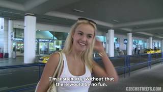 Poderwana blondynka jedize się pierdolić!