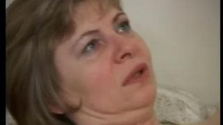 Mamuśka w bieliźnie pierdoli się z bratankiem