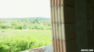 Sprośna Jessica Malone jebie się z nim na dworze