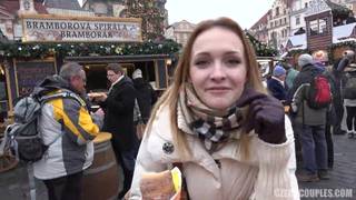 Czeska dziwka daje się namówić na ekscytujący trójkąt