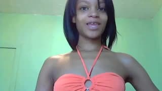 Młoda Murzynka zrobi striptease dla nas