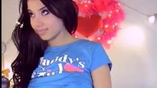 Seksowna Latynoska i jej sterczące cycki