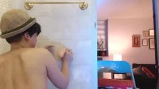 Nastoletnia emo uwielia rżnąć się dildo