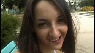 Młoda dziwka z parku będzie głęboko wyjebana