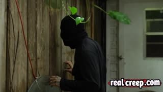 Zamiast okraść jej dom wolał porządnie wypierdolić