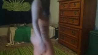 Mała dziwka zatańczy dziś przed kamerą