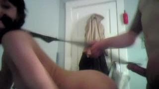 Młoda dziwka poznaje z nim sprośny seks