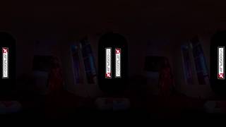 Dziwka w lateksowym stroju i obciąganie w wirtualu