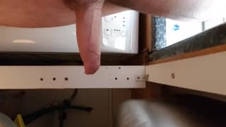 Temu gejowi kutas staje od wszystkiego!