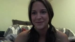 Wesoła masturbacja dildo i palcami!