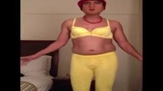 Podnieca go ubieranie damskich ciuszków