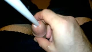 Gej kocha wsadzać w kutasa taki pręt!