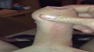 Sfilmował z bliska swoją masturbację