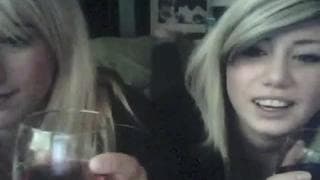 Lesbijki po piwku zabawią się ze sobą!