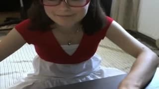 Artystka - malarka w czasie masturbacji