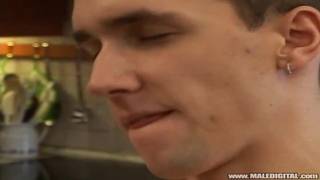 Joey i Gura dają sobie przyjemność seksu