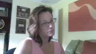 Brunetka w ciąży pokaże nam całe ciało