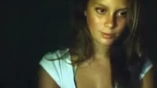 Ona nie wstydzi sie pieścić przed kamerą