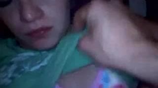 Zerżnie ją dużym chujem w kilku pozycjach